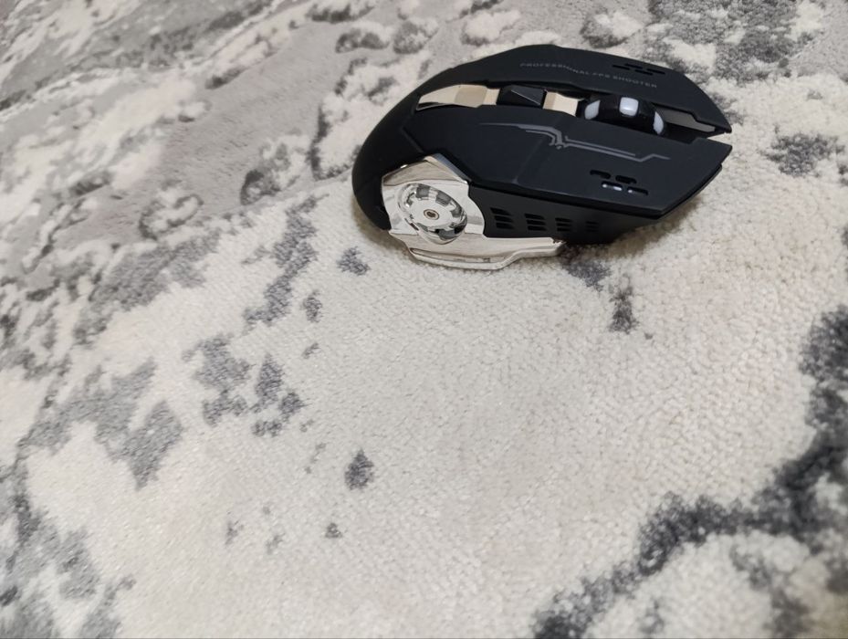 Игровая мышка с блютузом и с  подсветкой