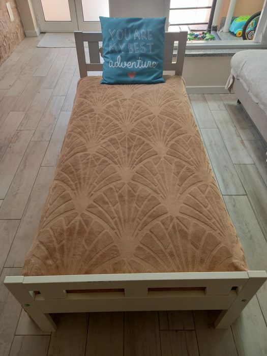 Cama ikea Kristen + colchão