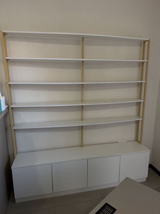 Вітрина, полки білі