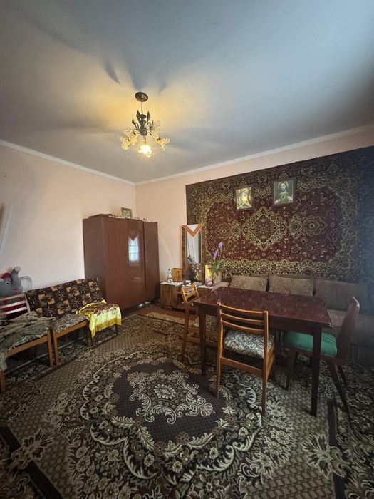 Будинок із землею  в місті