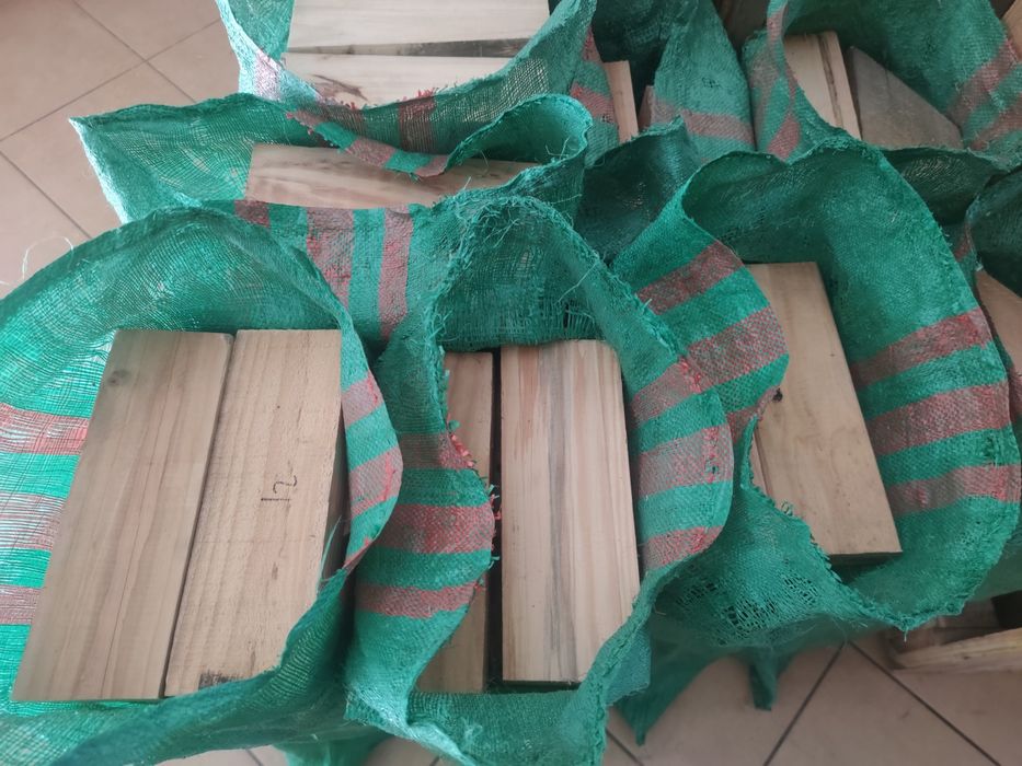 Drewno opałowe, kominkowe. rozpalkowe, sosnowe