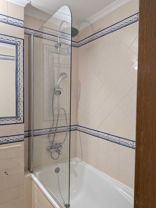 Resguardo de banheira em vidro 85x145