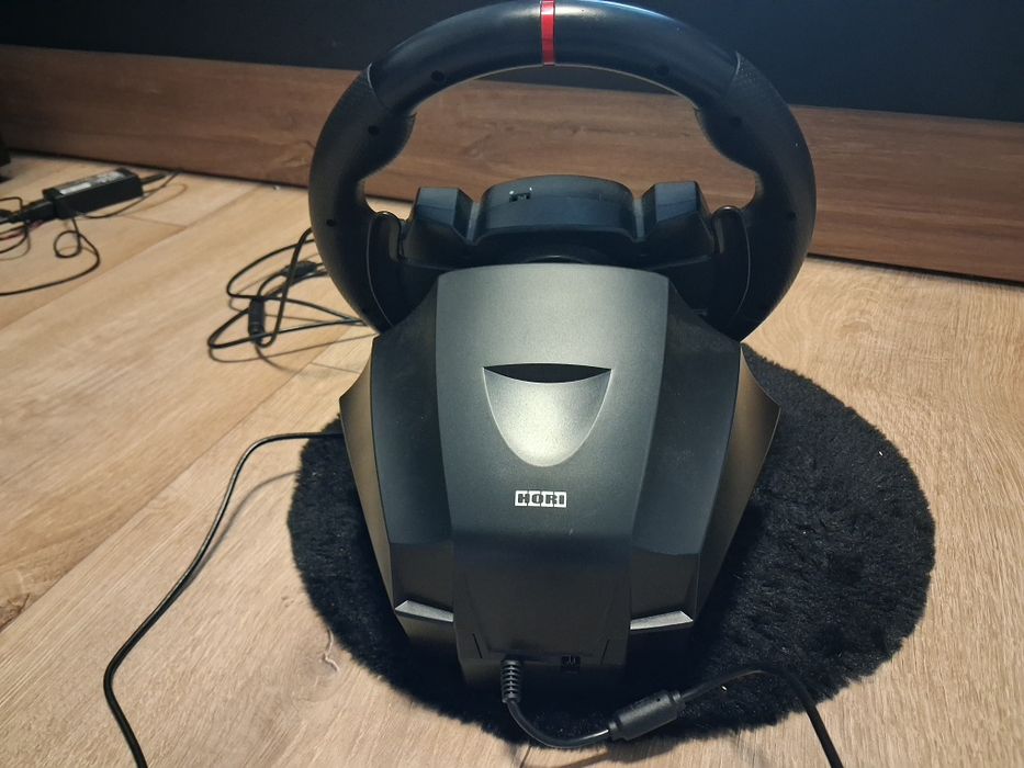 Kierownica HORI Racing wheel + pedały HORI thrusters