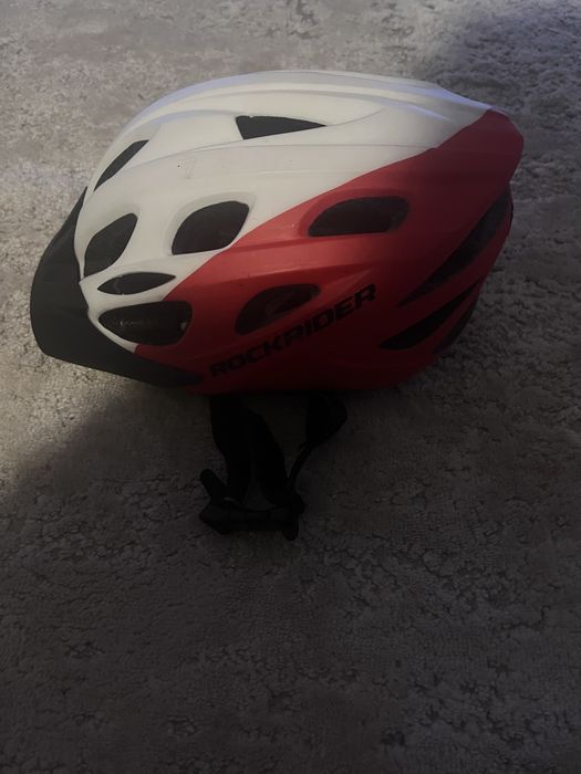 Kask rowerowy.