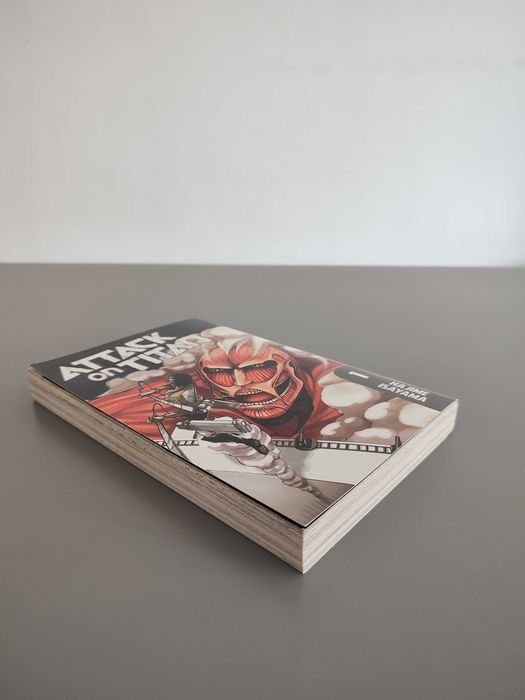 Hajime Isayama - Attack in Titan Vol 01