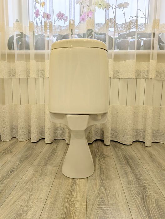 Новий компактний унітаз Viglacera VI20 з автоматичною кришкою сидіння з мікроліфтом