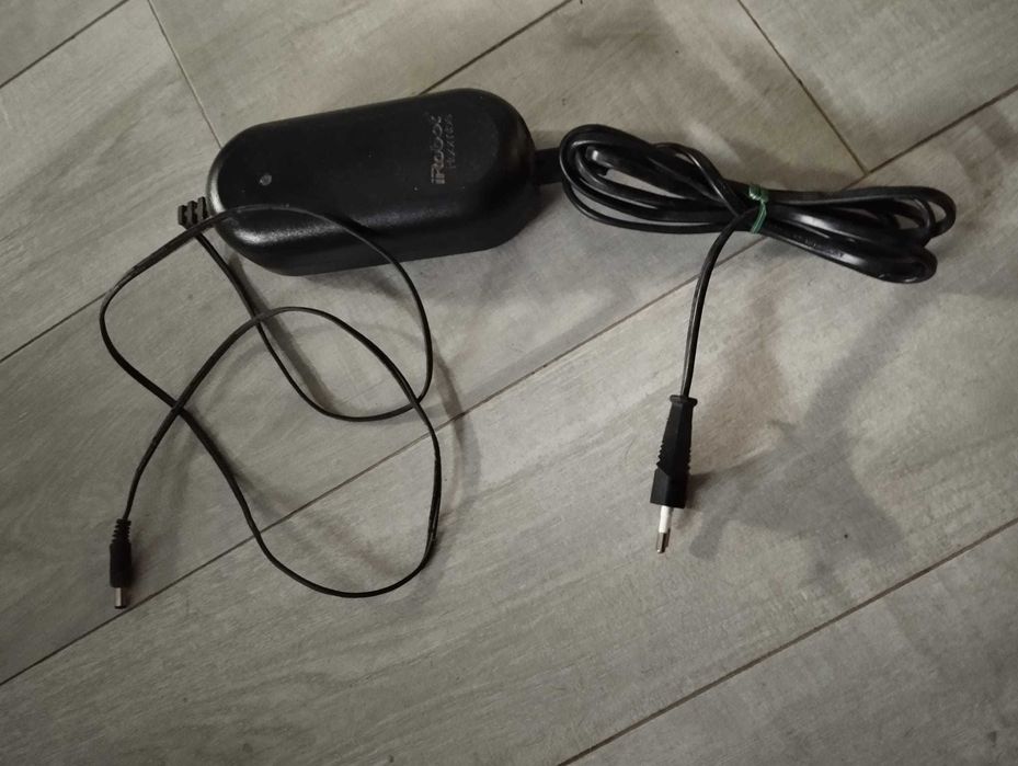 Aspirador iRobot Roomba Serie 500 - Com possível avaria