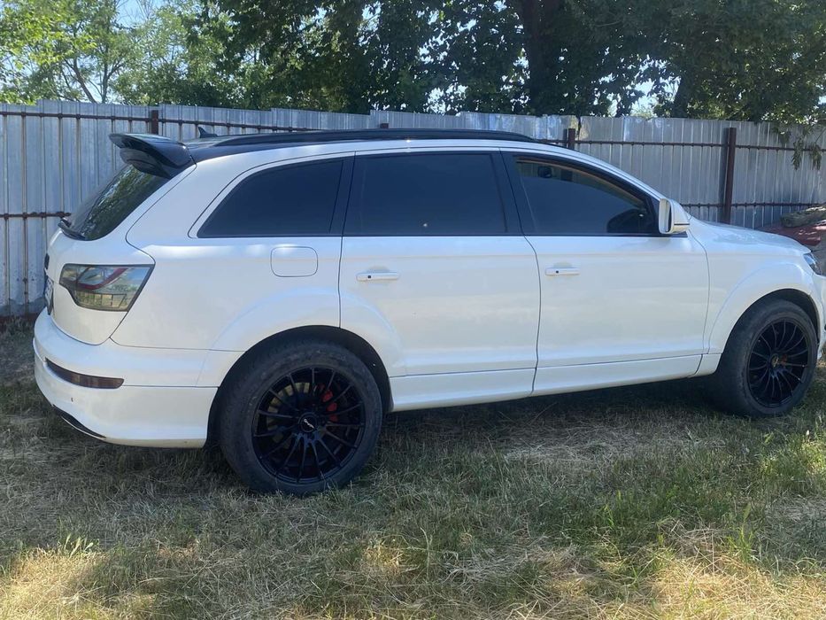 Продам Audi Q7 4.2 бензин