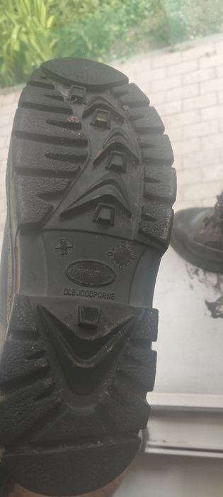 Buty wojskowe tak jak widać na zdjęciach