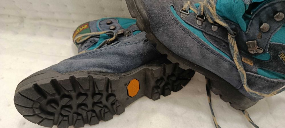 Botas montanhismo, caminhada com gore-tex e sola vibran
