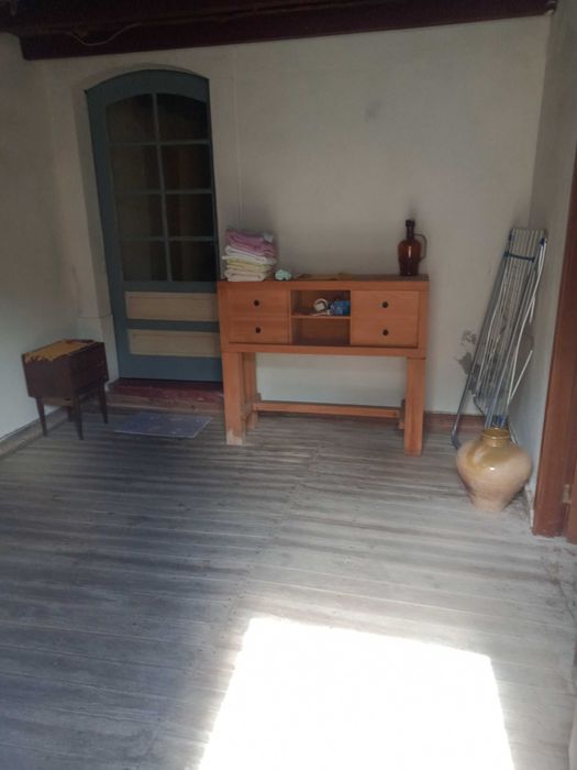 Arrenda se casa modesta em Espite