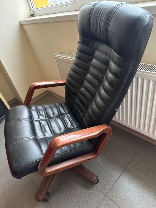 Кресло руководителя офисное кожа