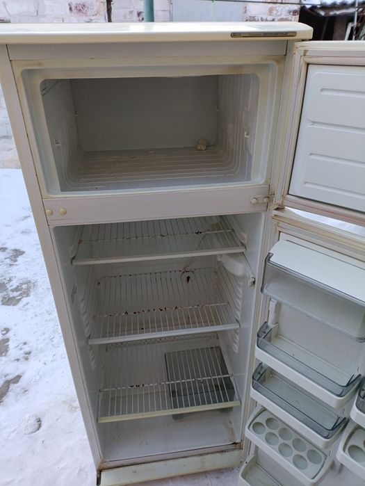 Продам холодильник