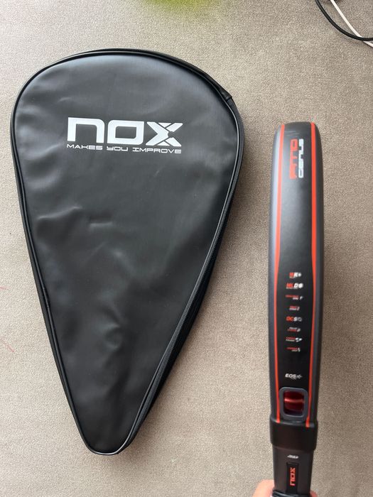 Raquete de Padel NOX AT10 GENIUS 18K ALUM 2025