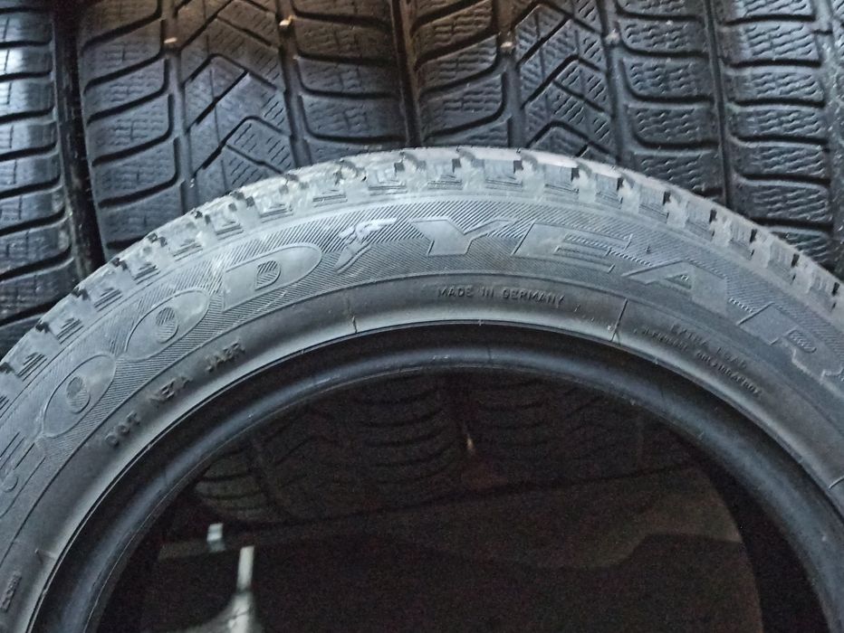 235 55 r17 103H Goodyear Vector All Season para wymiana