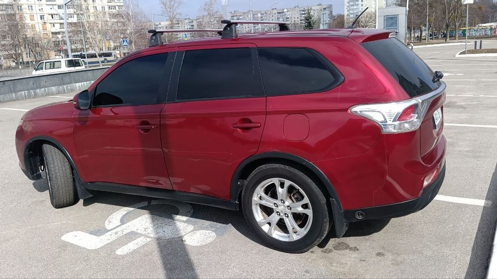 Mitsubishi Outlander 2.4  2014г