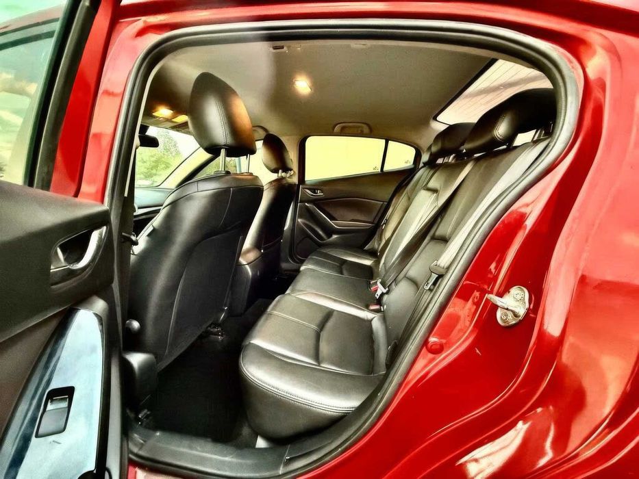 Mazda 3 Touring      2018