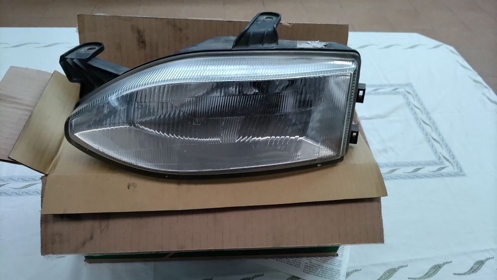 Farol esquerdo Fiat Pálio 1996 /2000