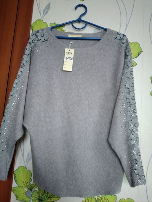 Продам новый свитерок 50р.