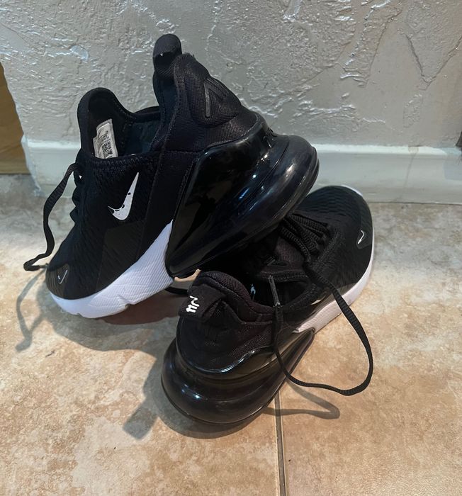 Nike Air Max 270 (чорно-біла версія)