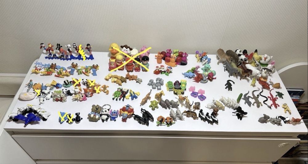 Кіндер сюрприз іграшки