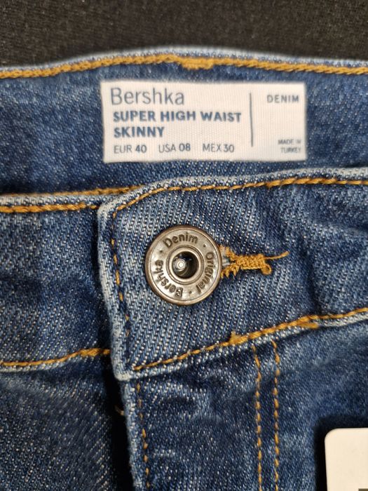 Продам нові жіночі джинси Bershka