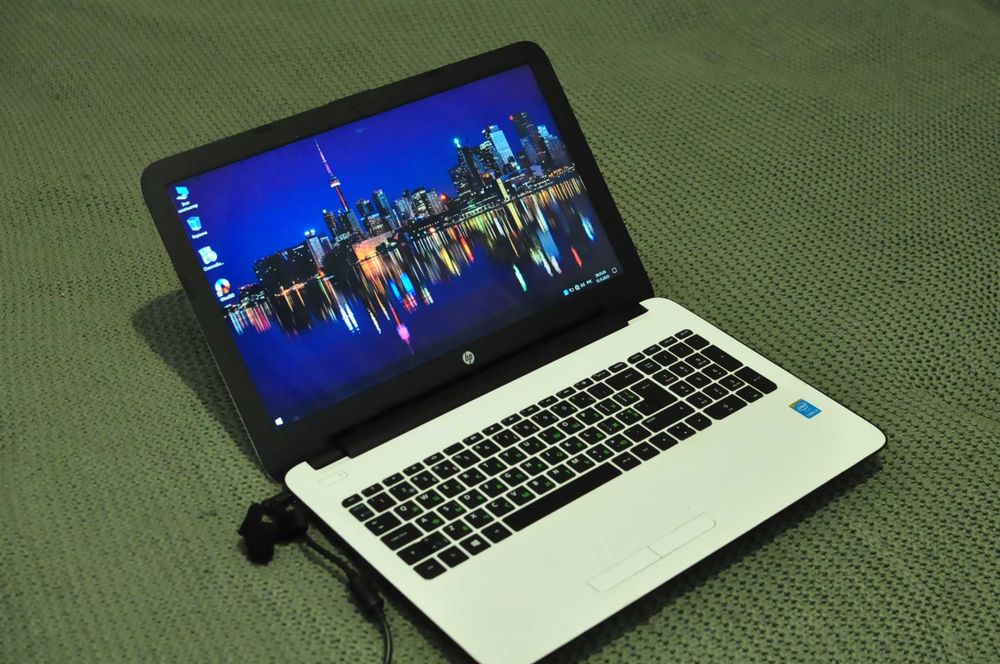 Мощный  ноутбук HP 15 (Core i5 /8Gb/1000Gb /video -2Gb)