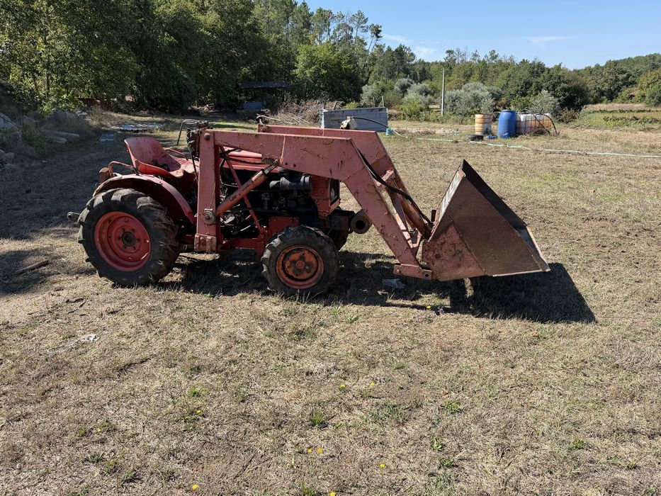 Kubota b7001 4x4 com pa frontal