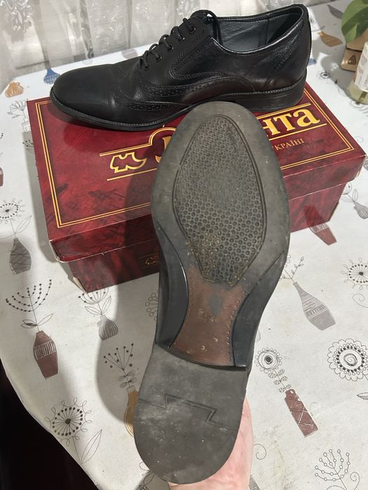 Чоловічі туфлі дербі з брогуванням, чорні