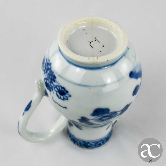 Leiteira porcelana da China, decoração floral, Qianlong séc. XVIII