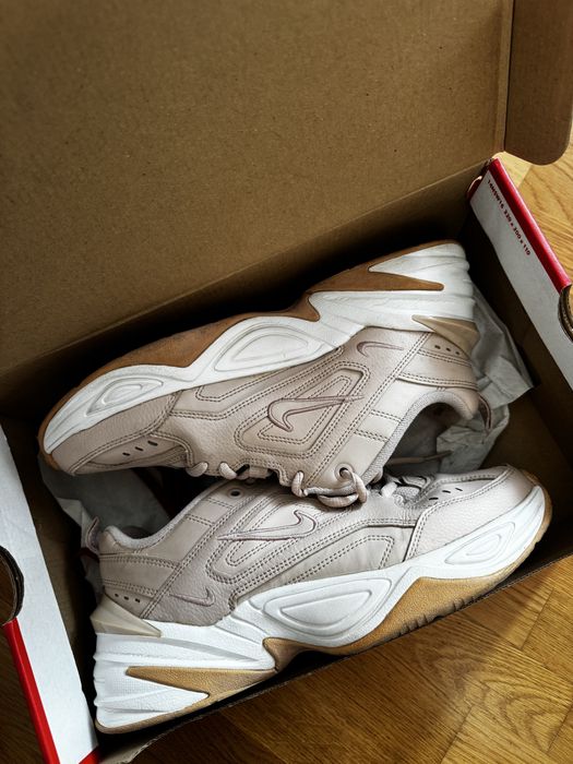 NIKE M2K TEKNO пудрові