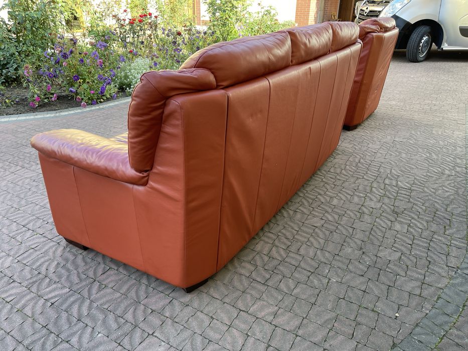Шкіряний диван з кріслом