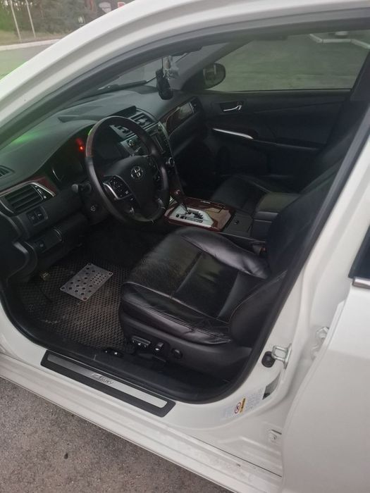 продам автомобиль toyota camry