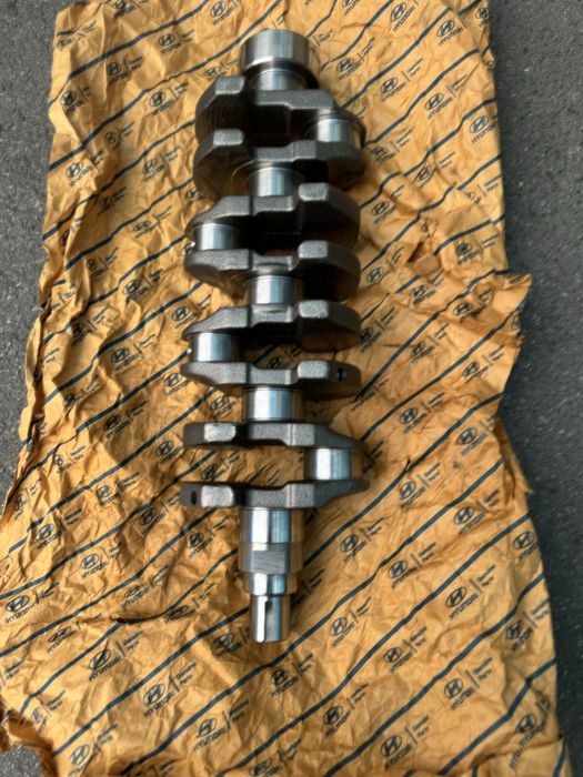 Колінчатий вал двигуна 2311102860, 23111-02860