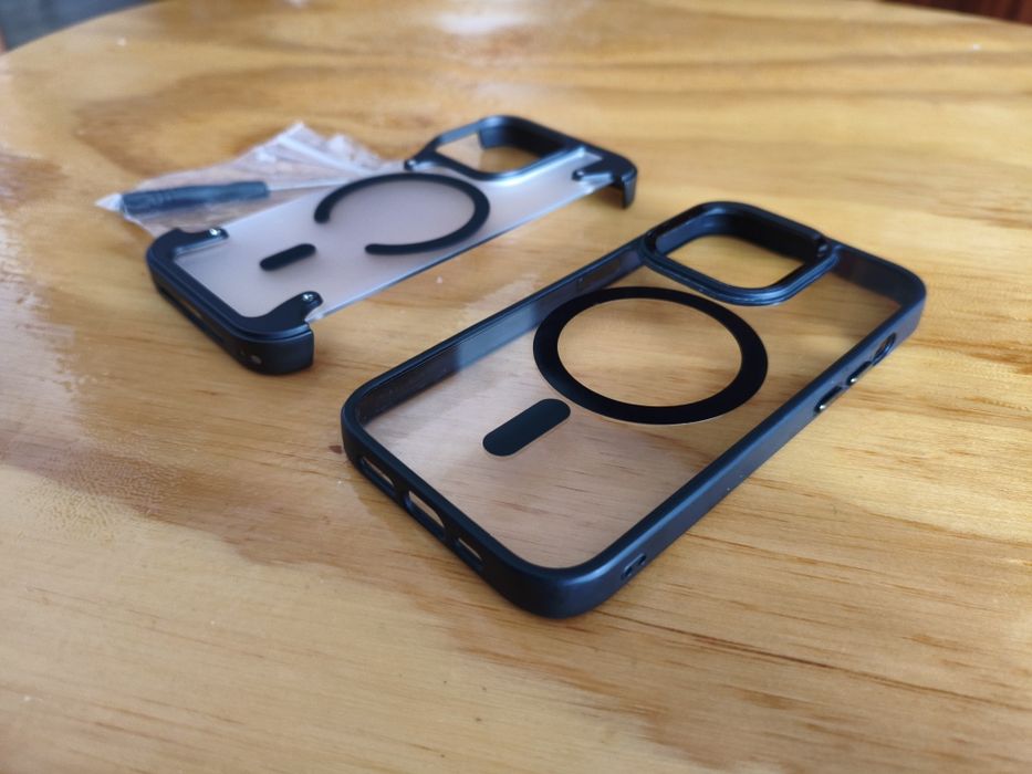 2 Чохли на iPhone 14 Pro