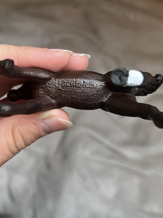 Figurki źrebaki hanoweskie koń schleich