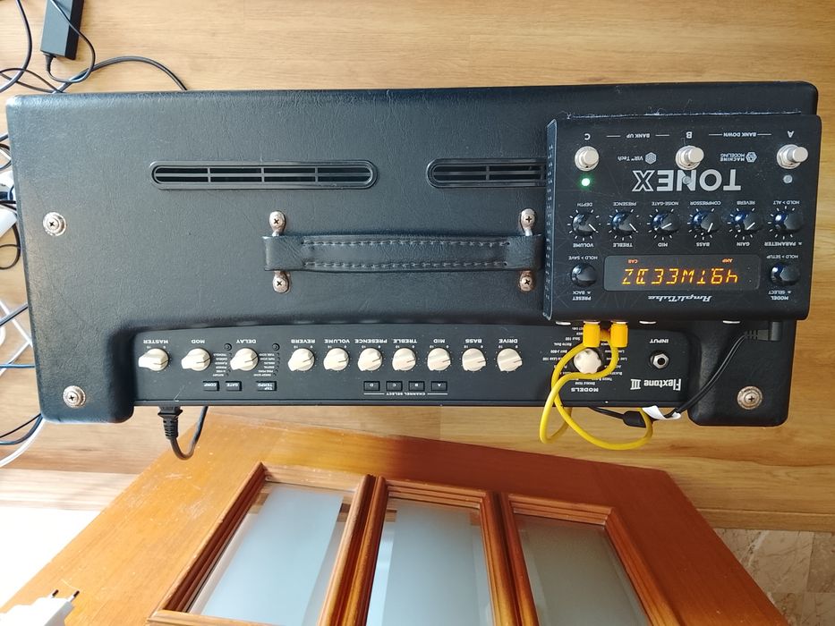 Line 6 Flextone III 75-Watt Amplificador de guitarra (Ler anuncio)