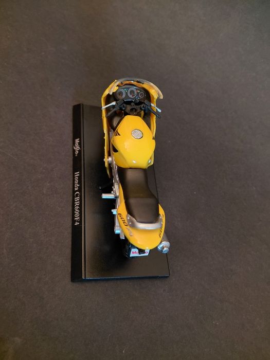 Miniatura Mota Honda CBR 600 F4 Maisto