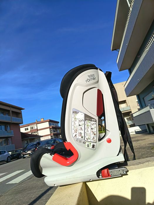 Cadeira auto criança até 4 anos