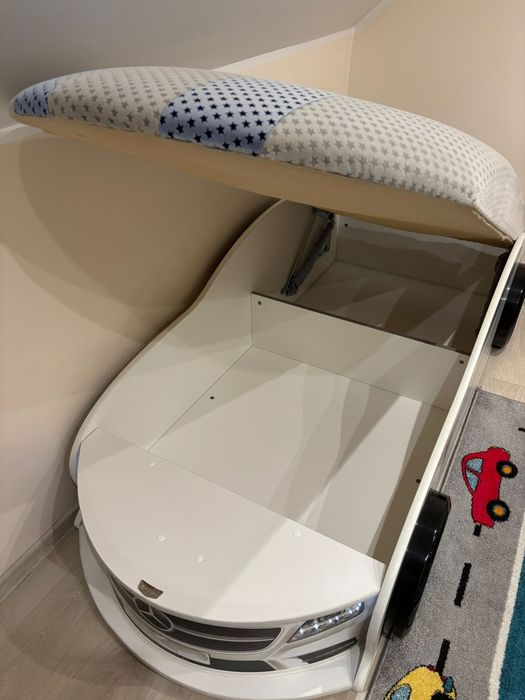 Sprzedam łóżko chłopięce autko