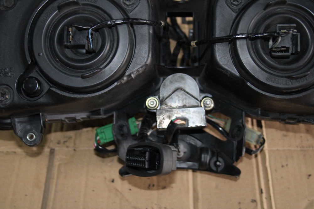 Lampa Przód Przednia Wiązka OEM Honda CBR 1000RR SC57 04-05