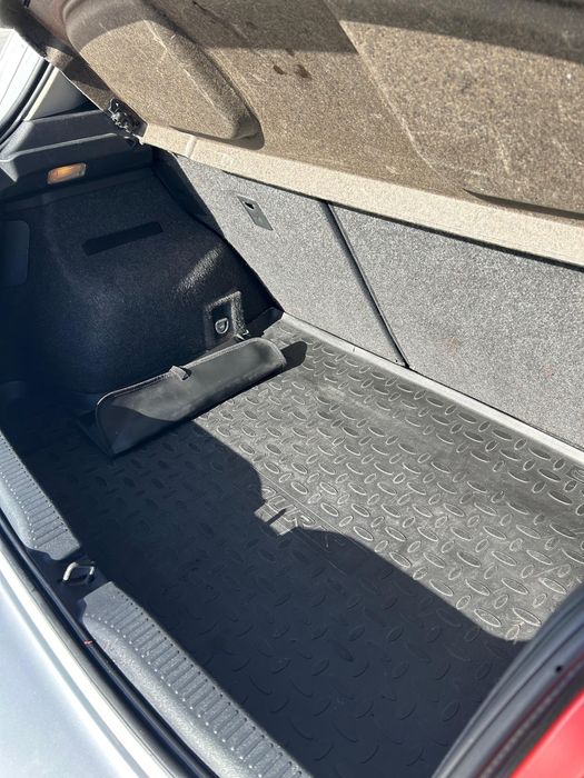 Toyota Auris 1.4D - 4D - Comfort + Pack Sport