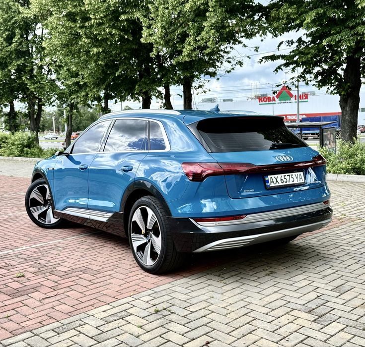 Audi e-tron 2019 VIN WAUZZZGE5KB005038 фото оголошення 8 з 24