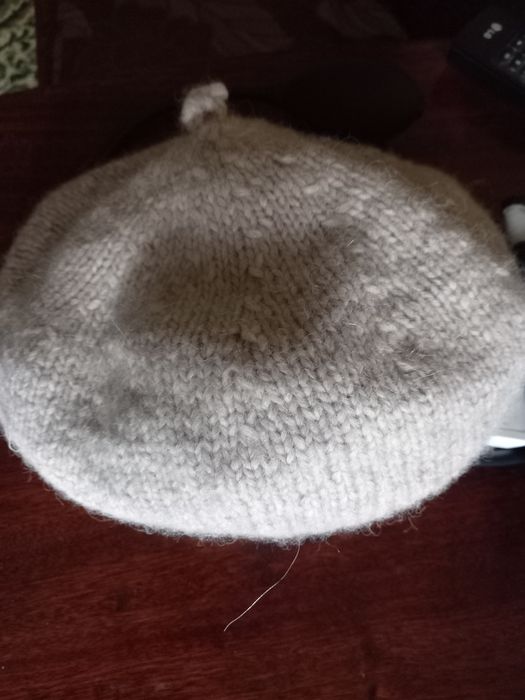 Вязанные шапочки,перчатки,берет.