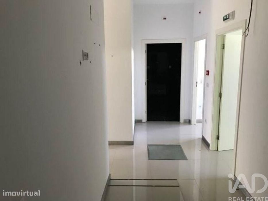 Commercial Store / Business Premises in Valpaços and Sanfins, 260.00 m²