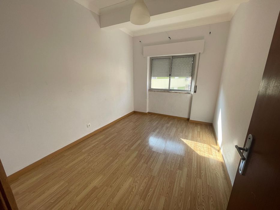 Apartamento T2 para Arrendamento – Amora - Seixal 

Disponível para ar