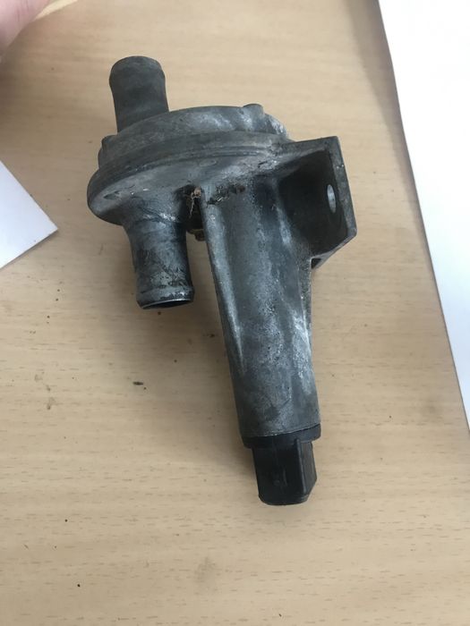 Silniczek krokowy zawór wolnych obrotów BMW E23 E24 E28 E30 M30 M10