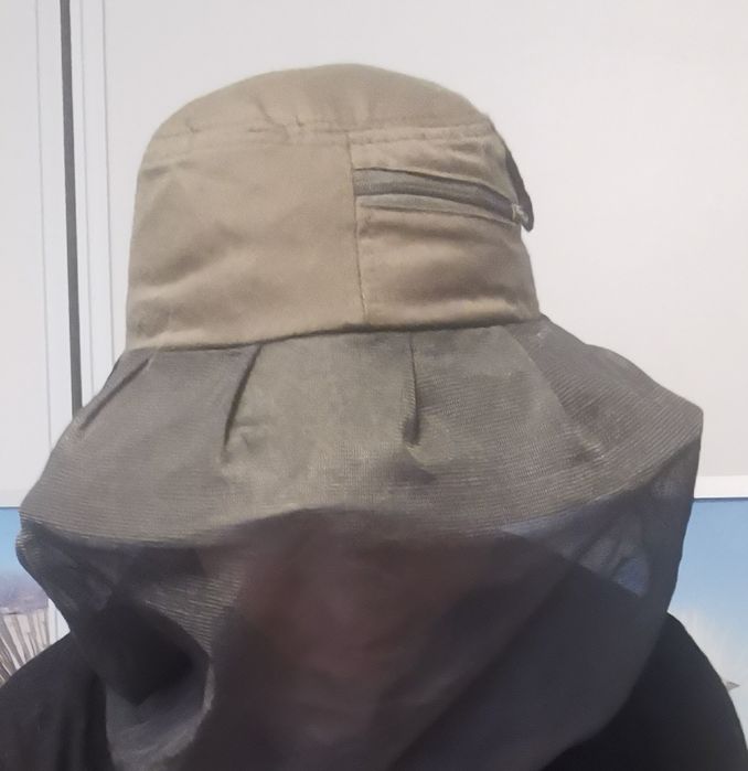 Kapelusz bucket z moskitierą