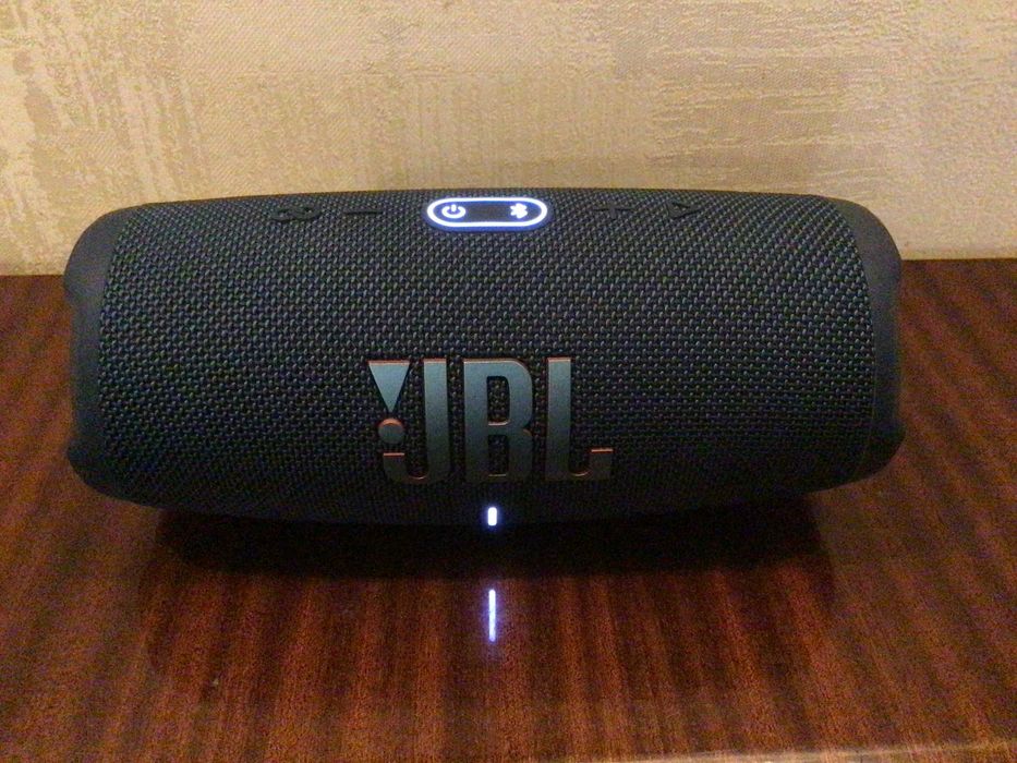JBL Charge 5 (bluetooth-колонка)