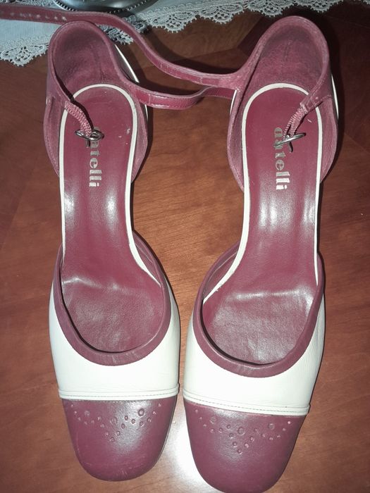 Sapatos bordon e creme